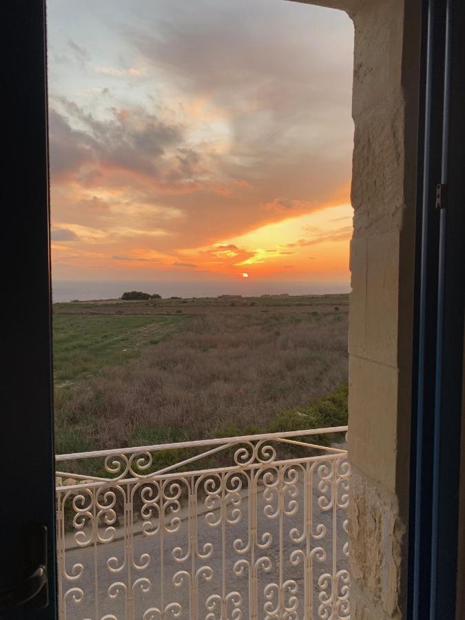 مبيت وإفطار Għarb Fiftyfour West Boutique Living المظهر الخارجي الصورة