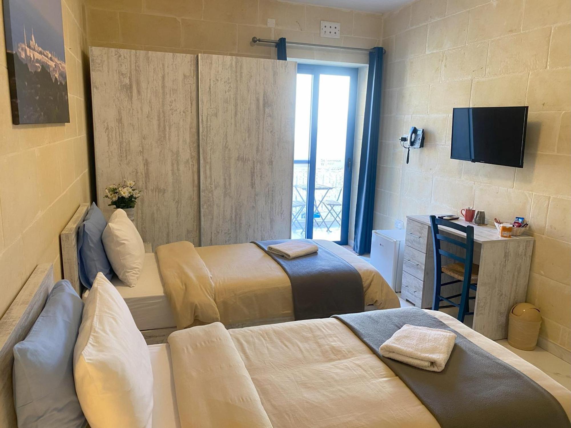 مبيت وإفطار Għarb Fiftyfour West Boutique Living المظهر الخارجي الصورة