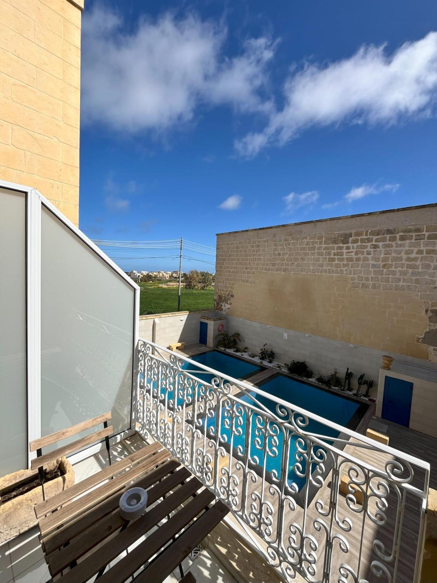 مبيت وإفطار Għarb Fiftyfour West Boutique Living المظهر الخارجي الصورة