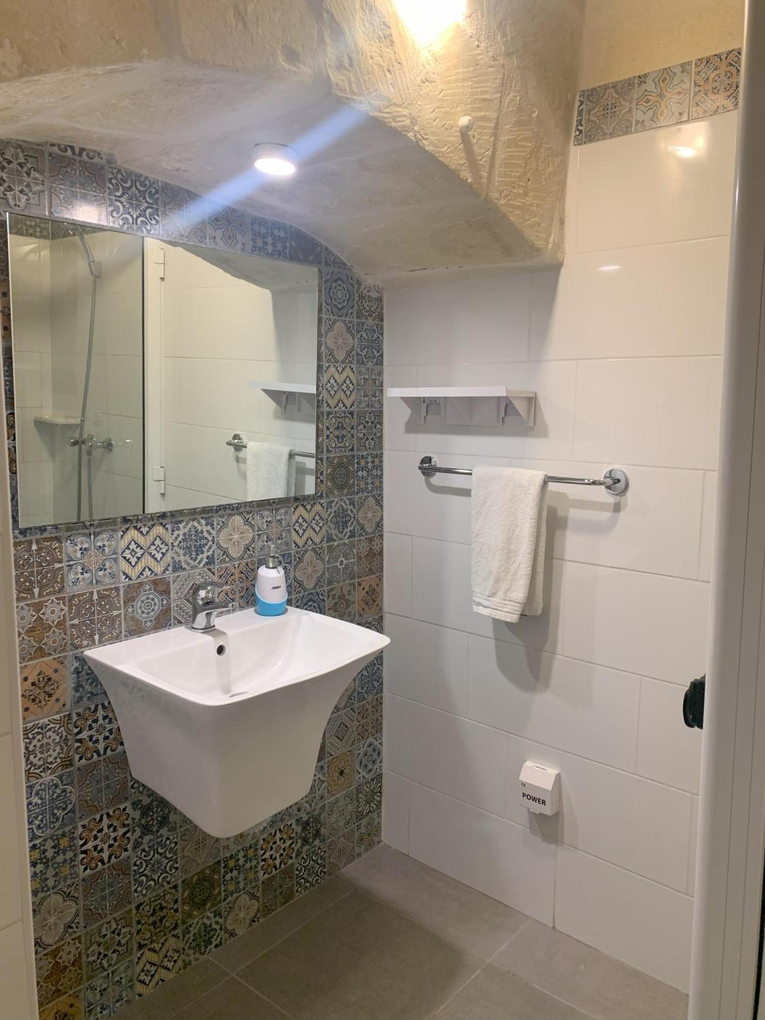 مبيت وإفطار Għarb Fiftyfour West Boutique Living المظهر الخارجي الصورة